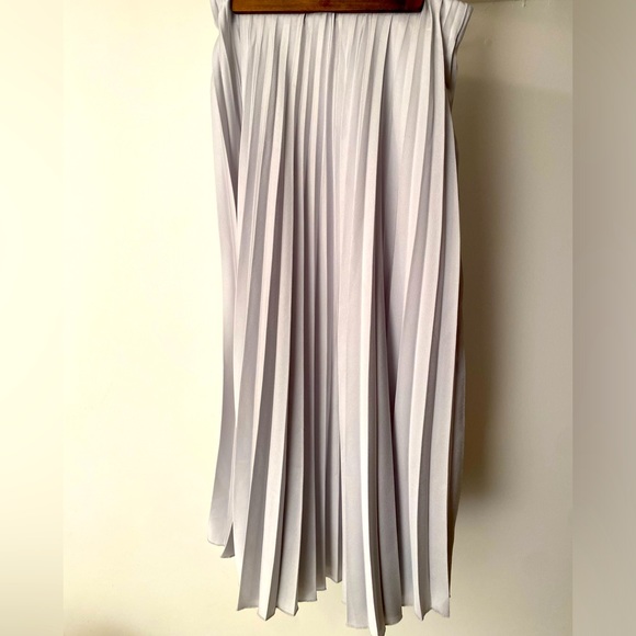 ZARA Grey/Silver Pleated Midi Skirt - Picture 3 of 7